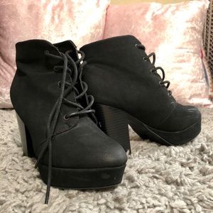 Mossimo black booties